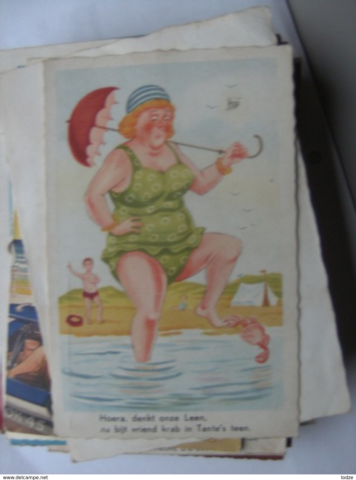 Humor Postcard Woman In Green Inti The Water - Humour