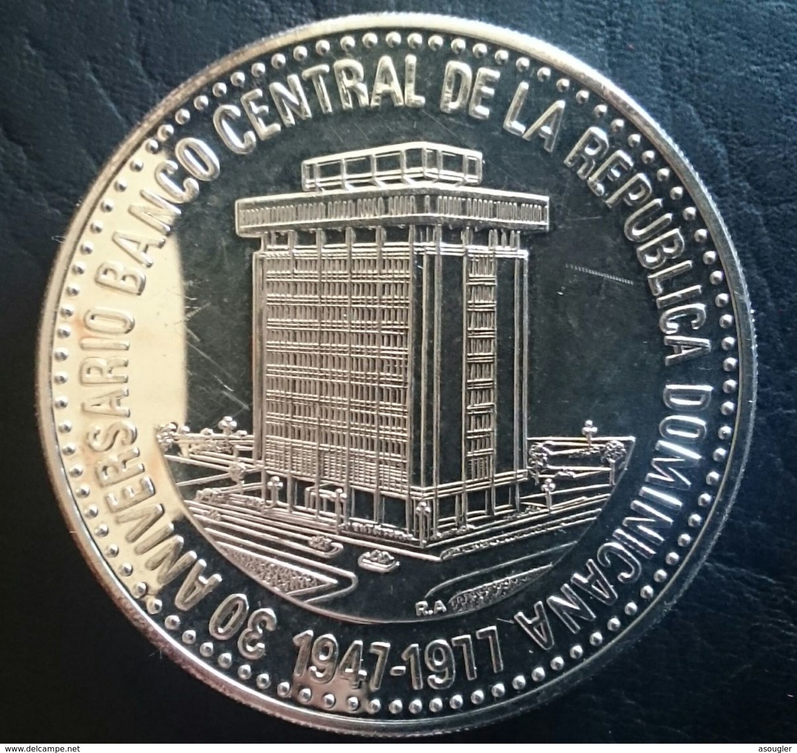 DOMINICAN REPUBLIC 30 PESOS 1977 SILVER PROOF"30th Anniversary Of Central Bank" Free Shipping Via Registered Air Mail - Dominicaine