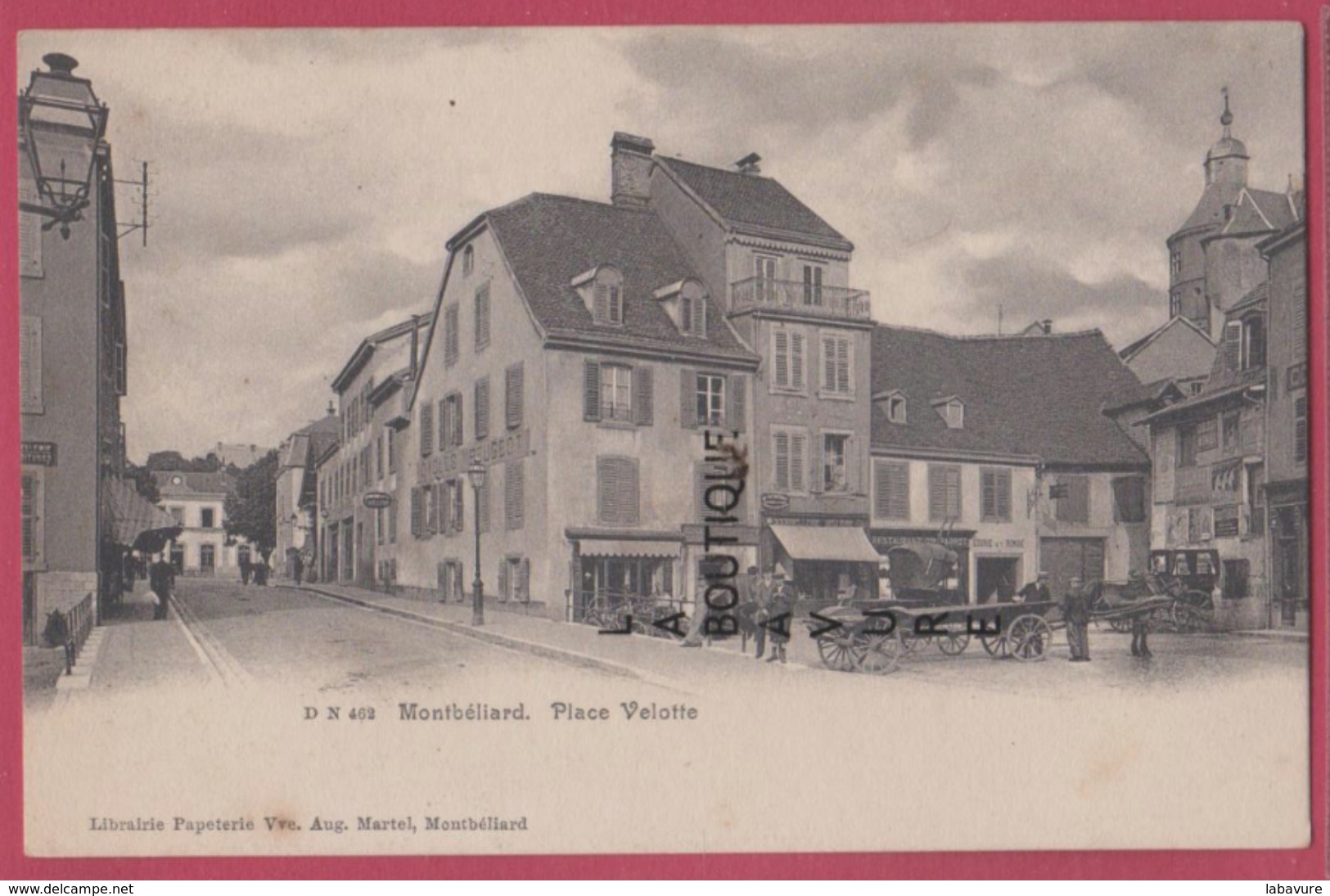 25 - MONTBELIARD---Place Velotte--commerces -animé----précurseur - Montbéliard