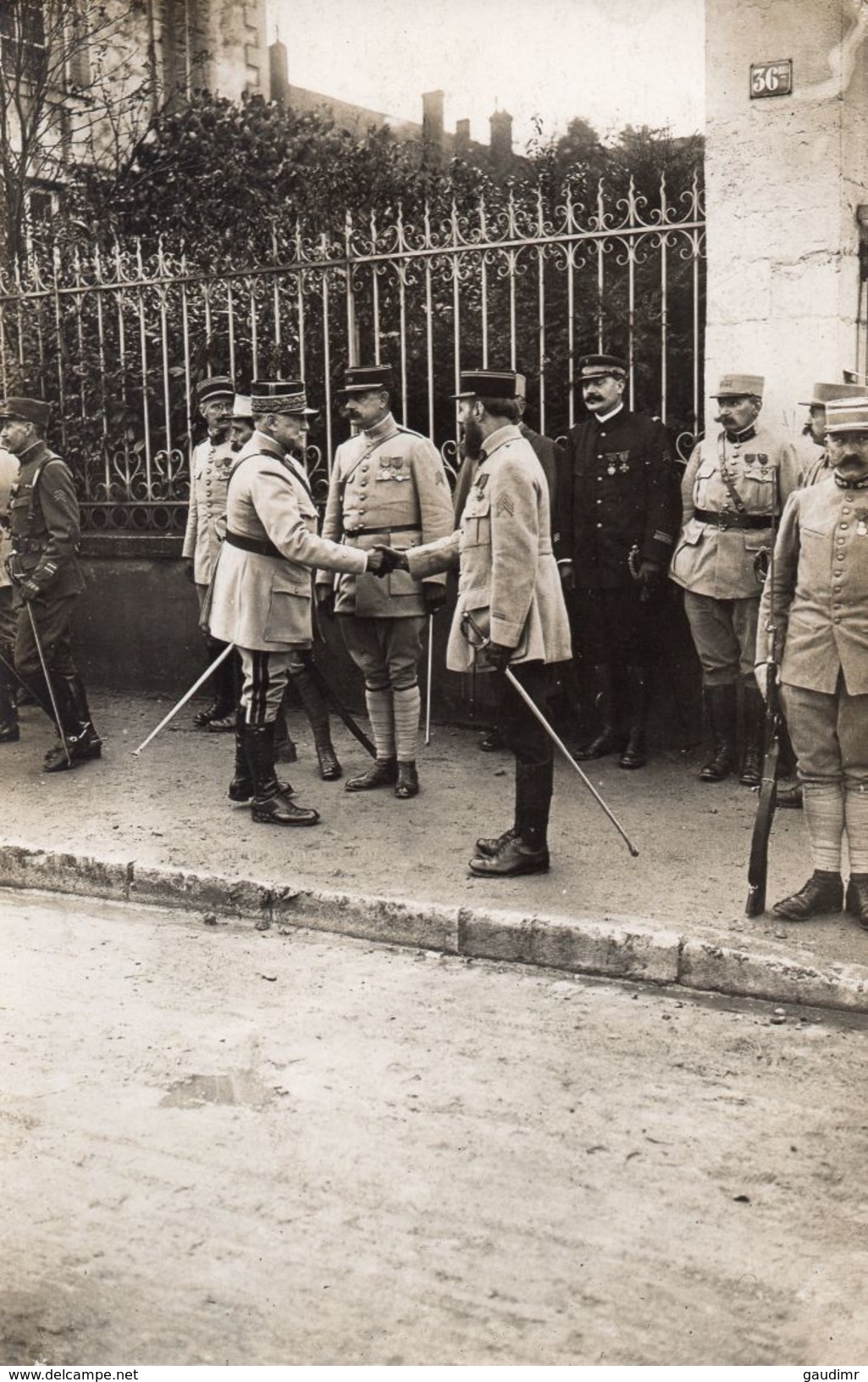 PHOTO FRANÇAISE - OFFICIERS ARRIVANT A L'ETAT MAJOR DE FLAVIGNY SUR MOSELLE PRES NANCY GUERRE 1914 1918 - 1914-18