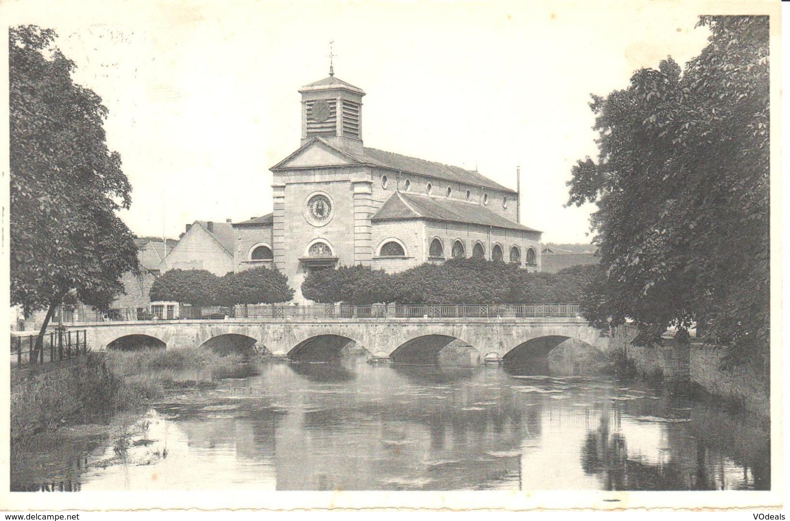 Viroinval - Nismes - CPA - L'Eglise Et Le Pont Sur L'eau Noir - Viroinval