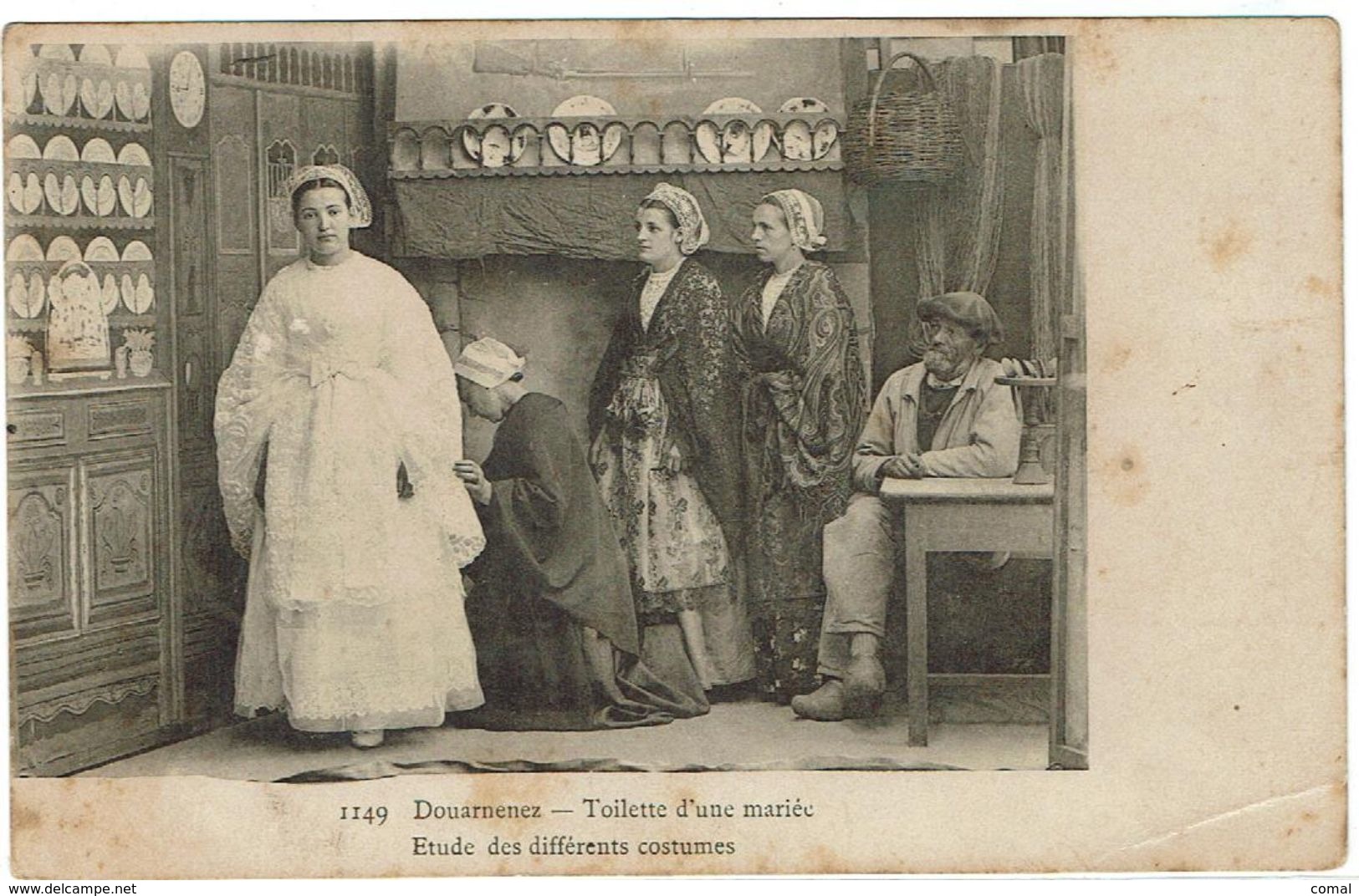 CPA - 29 - DOUARNENEZ - Toilette D'une Mariée -  Précurseur - Non écrite - - Douarnenez