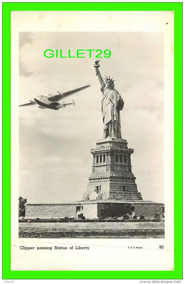 NEW YORK CITY, NY - CLIPPER PASSING STATUE OF LIVERTY - P.A.A. PHOTO - ACTUAL PHOTOGRAPH - - Statue Of Liberty