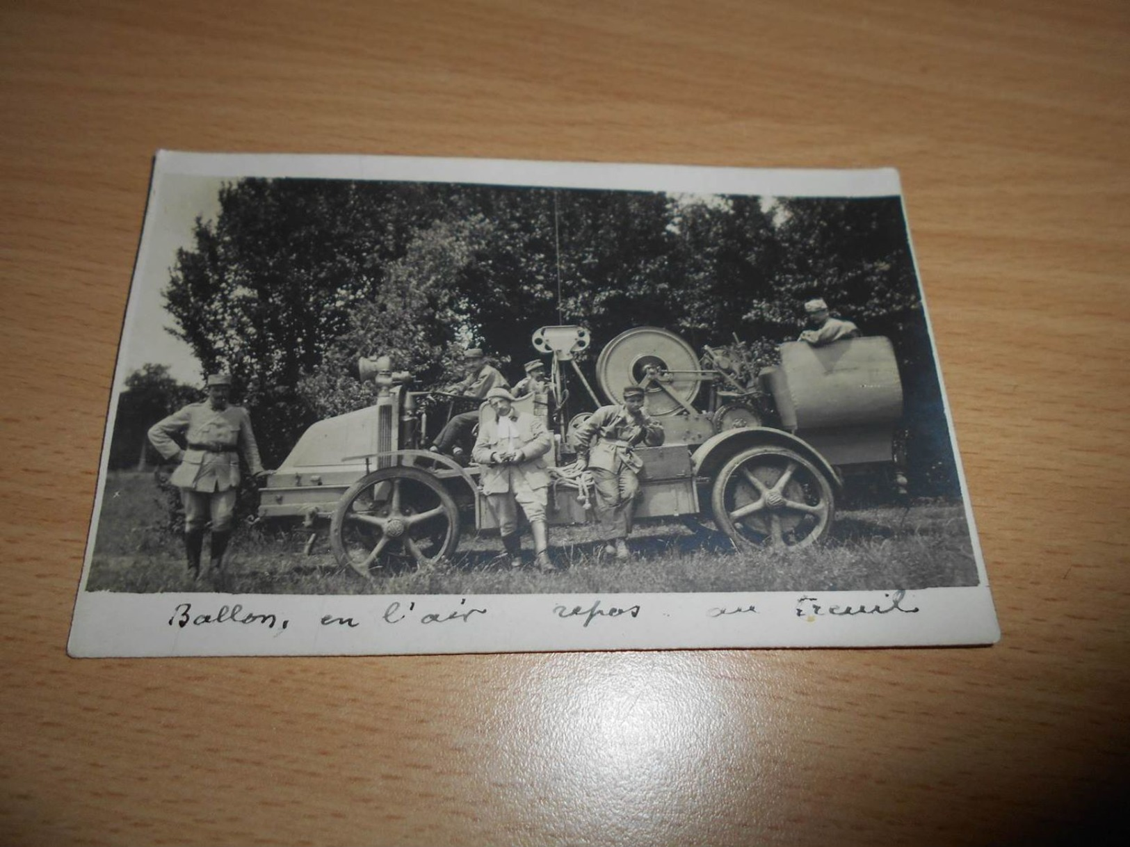 4468 - Carte-Photo, Soldats S'occupant Du Treuil Du Ballon Monté, 1917 - Guerre 1914-18