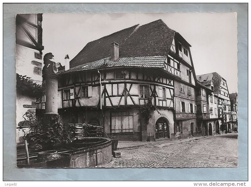 CPSM - Riquewihr (68) - 377. Fontaine Et Descente De La Rue Principale - Riquewihr