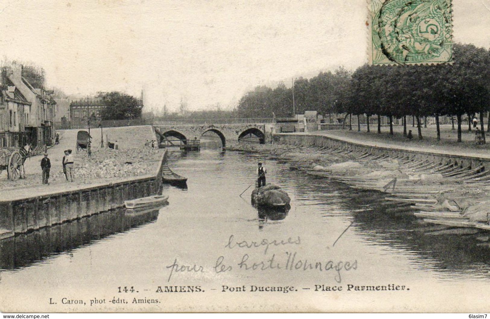 CPA - AMIENS (80) - Aspect Du Pont Ducange , De La Place Parmentier Et Des Barques Servant Aux Hortillonnages En 1904 - Amiens