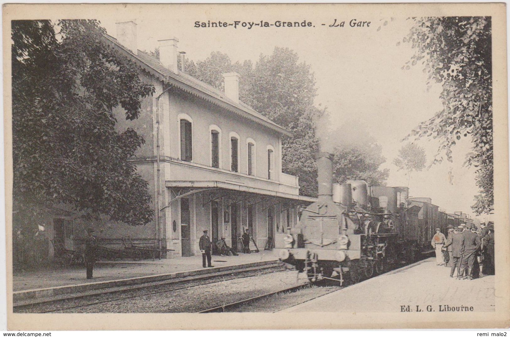 CARTE POSTALE   SAINTE FOY LA GRANDE 33  La Gare - Autres & Non Classés