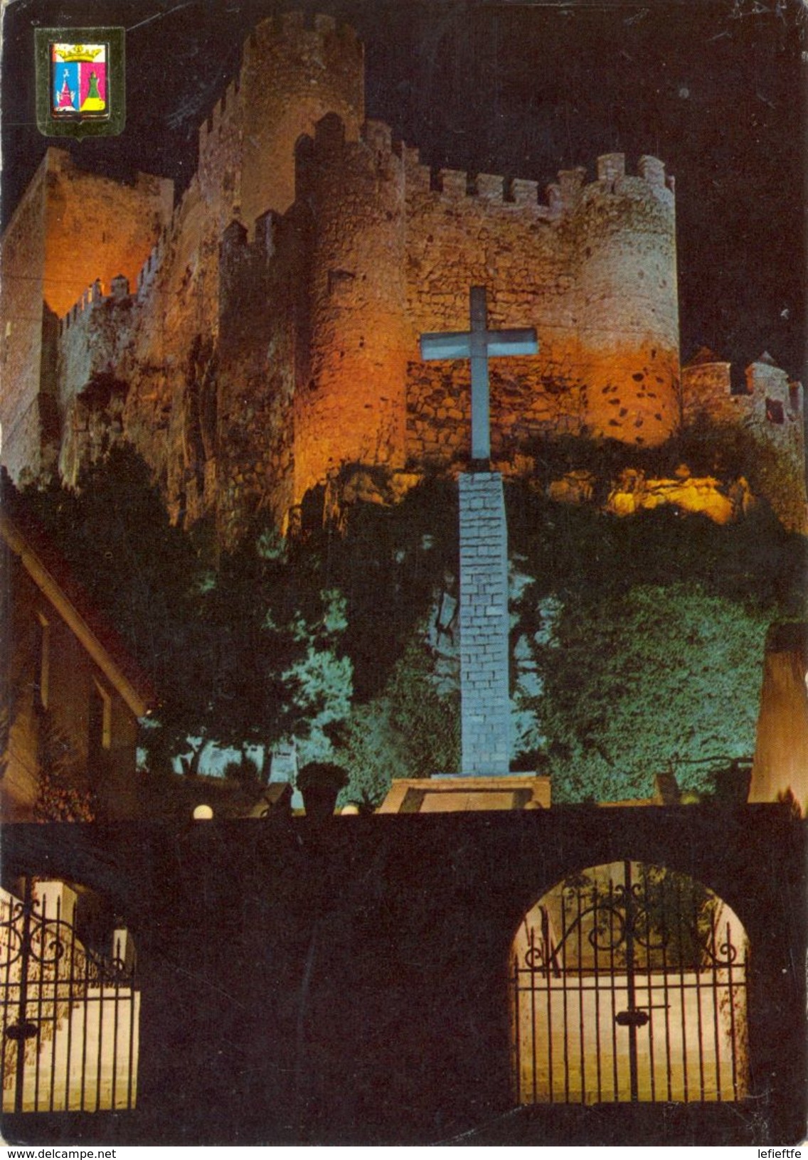 Espagne - Castilla La Mancha - Almansa (Albacete) - Castillo De Almansa, Nocturna - Escudo De Oro Nº 8 - - Albacete