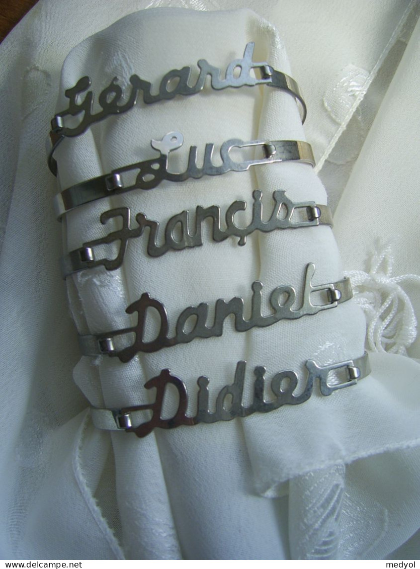 LOT DE BRACELETS ANCIENS PRENOM - Bracelets