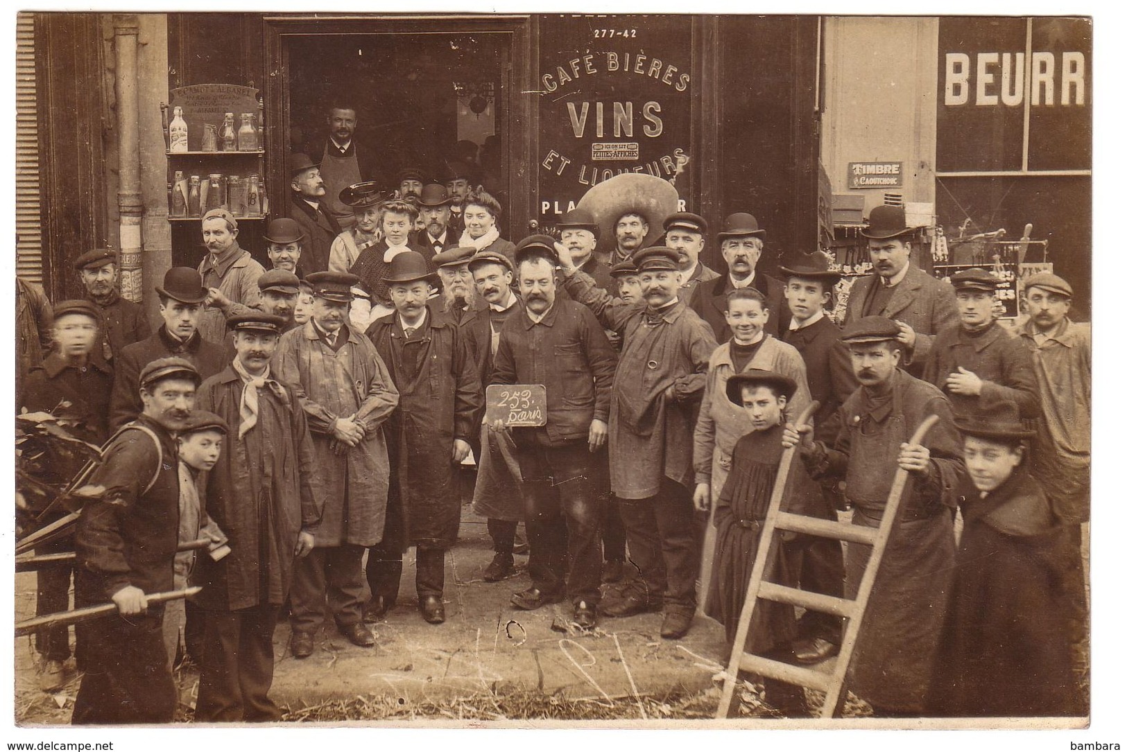 PARIS - Carte Photo Devanture D'un Café ( CANOT-ALBAREL )  Près Des Halles  ( Avec Porteurs...). - Arrondissement: 01