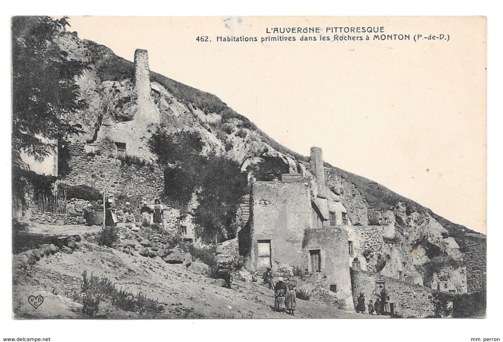 (18098-63) Habitations Primitives Dans Les Rochers à Monton - Veyre Monton