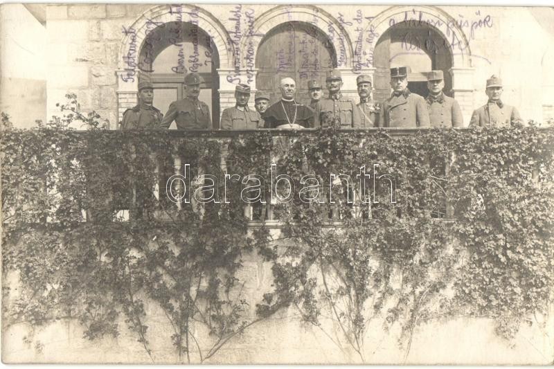 * T2/T3 1918 Olasz-front, Prinz Hohenlohe Vezérkari Főnök, Katonai Vezetők (nevek A Fotón) és Bjelik Tábori Püspök / WWI - Non Classificati