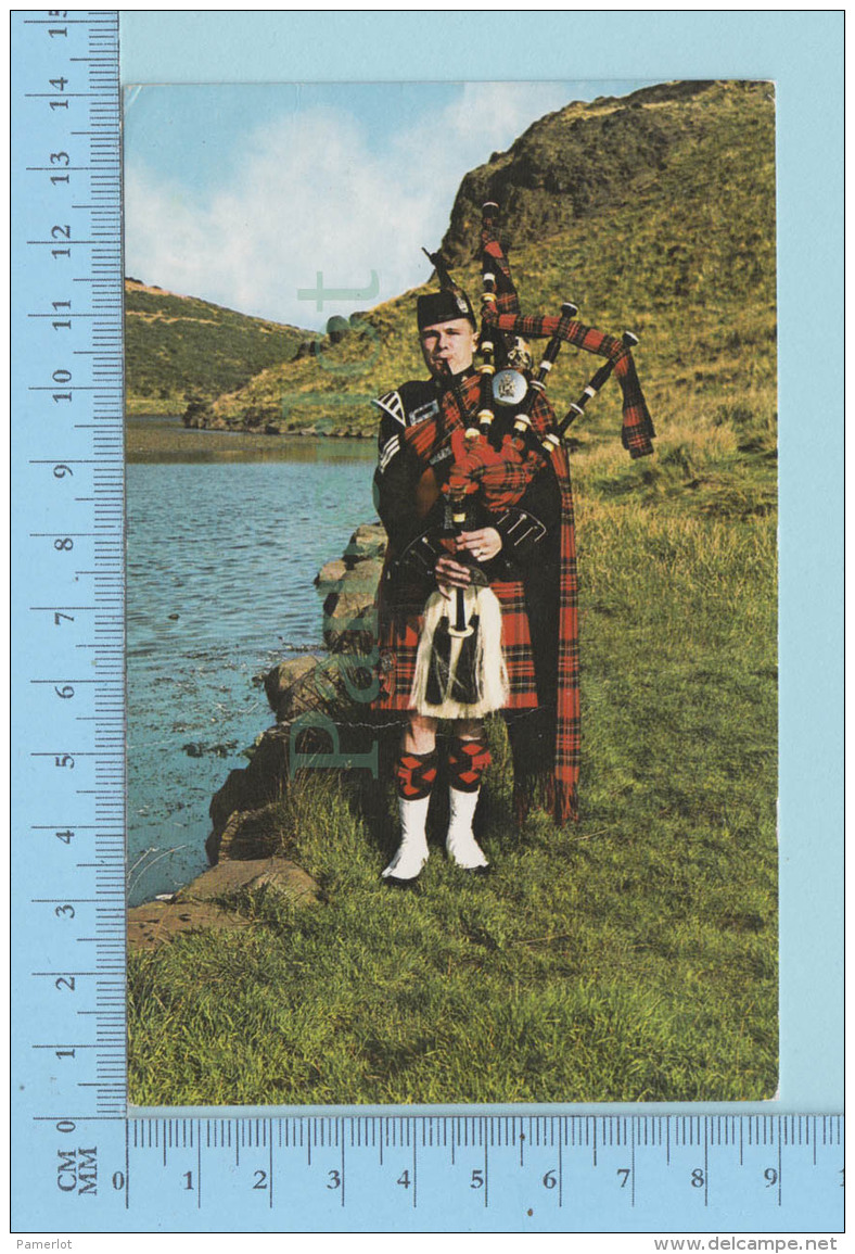 Ecosse - Sergeant Piper Of The Kijg's Own Scottish Borderers,  Cornemuse, Used In 1970 - Musique
