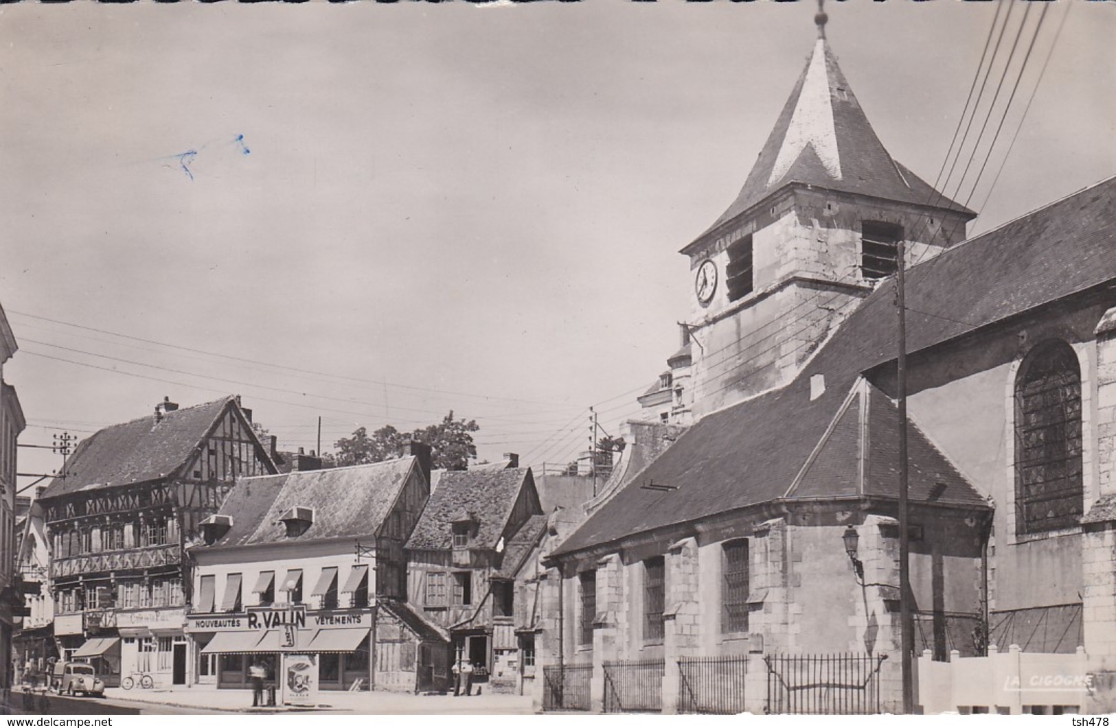 27---GAILLON--place De L'église Et Vieilles Maisons---voir 2 Scans - Autres & Non Classés