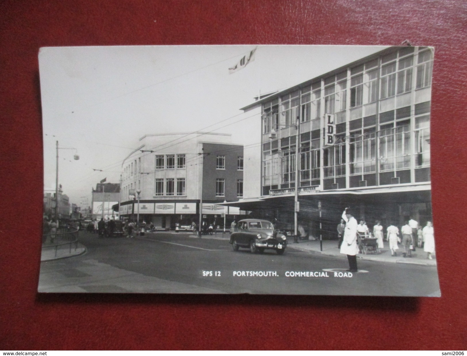 CPA PHOTO ROYAUME UNI PORTSMOUTH COMMERCIAL ROAD POLICIER VOITURE ANCIENNE - Portsmouth