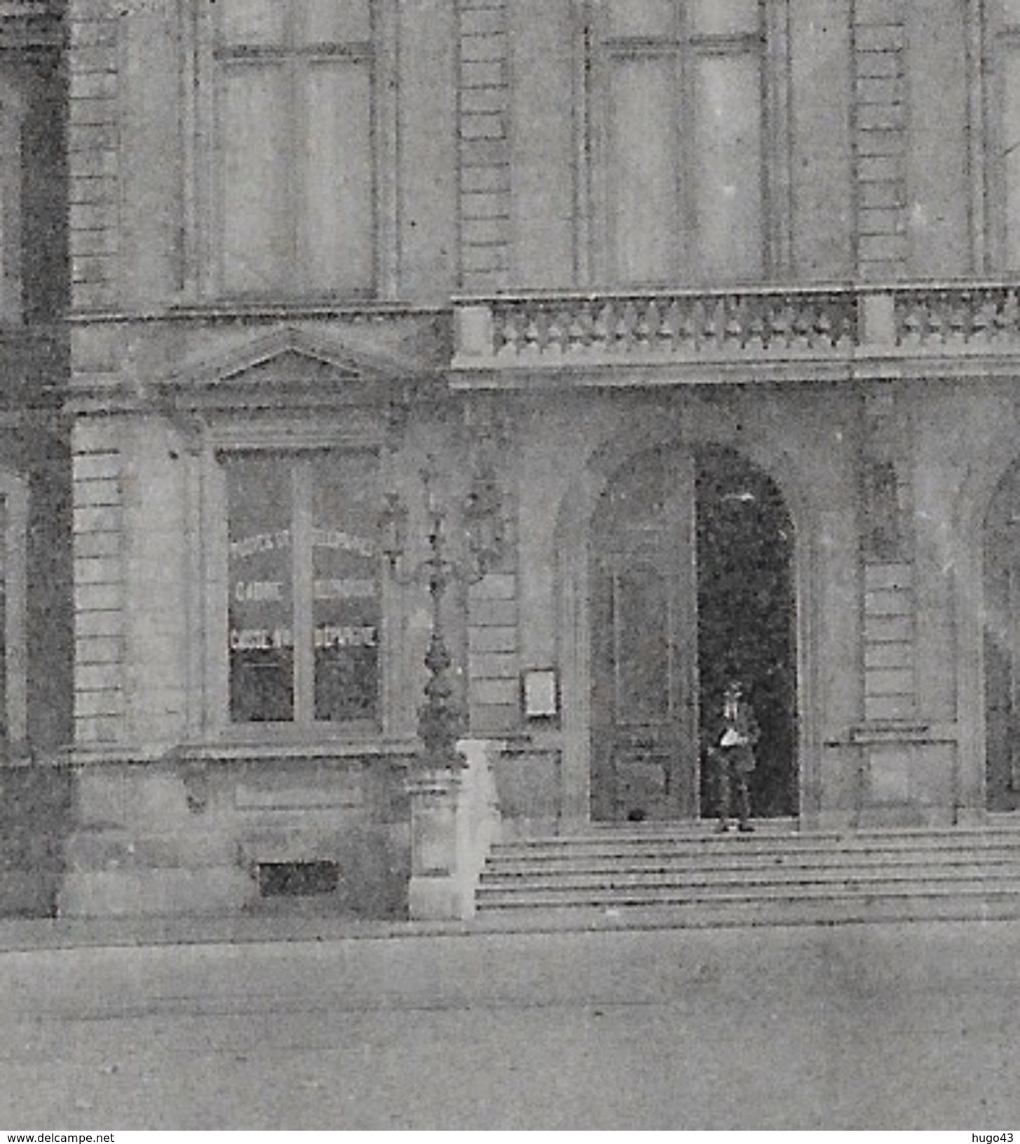 (RECTO / VERSO) DUNKERQUE EN 1904 - N° 9 - CHAMBRE DE COMMERCE AVEC PERSONNAGE - CPA VOYAGEE - Dunkerque