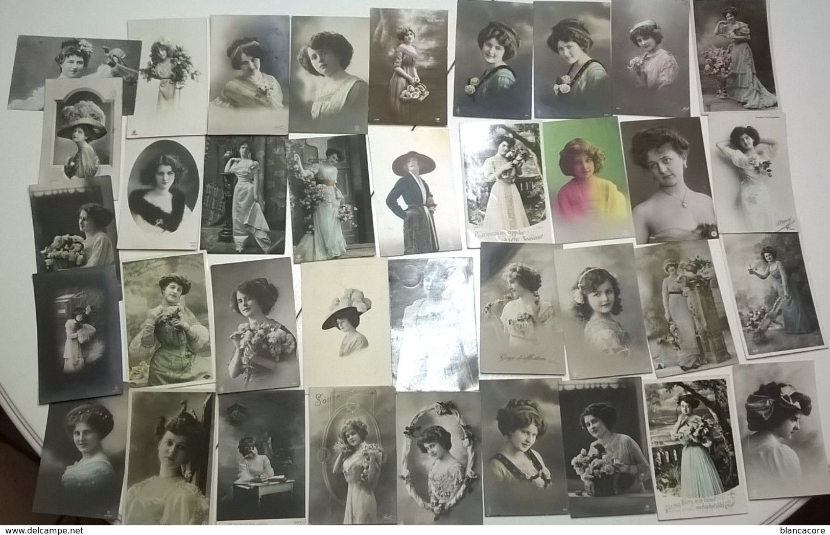 Femmes élégantes + Fleurs Chapeaux .... Réunion De 37 Cartes - Moda