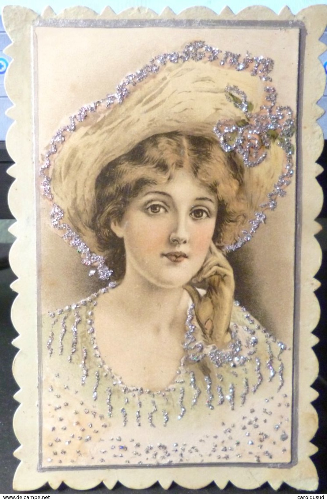 SUPERBE Litho Chromo Couleur Illustrateur Wichera ? Catherine ? Collage Portrait Buste Femme Chapeau Ajoutis Paillettes - Women