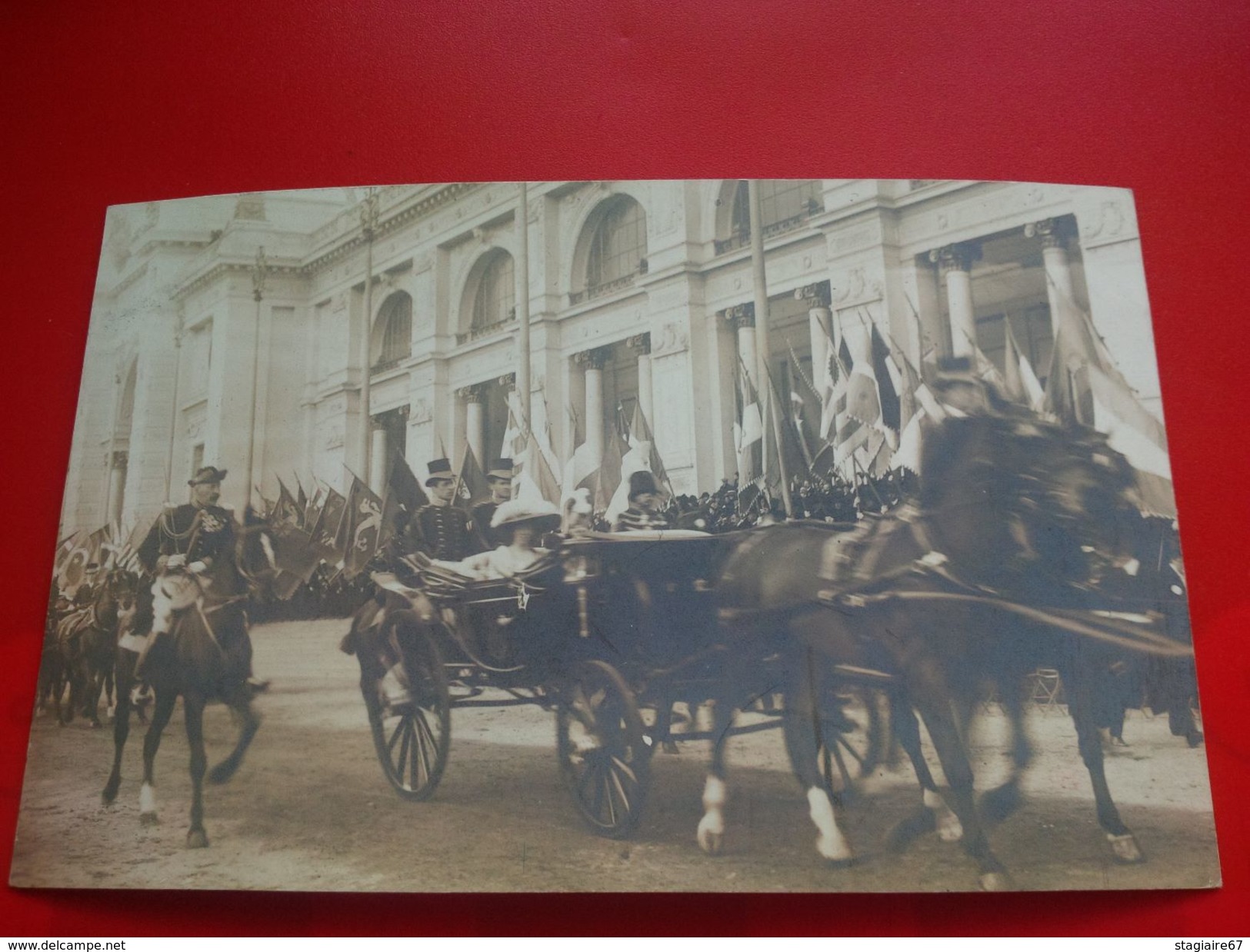 CARTE PHOTO L INAUGURATION DE L EXPOSITION UNIVERSELLE DE BRUXELLES PAR LE ROI ET LA REINE DES BELGES - Familles Royales