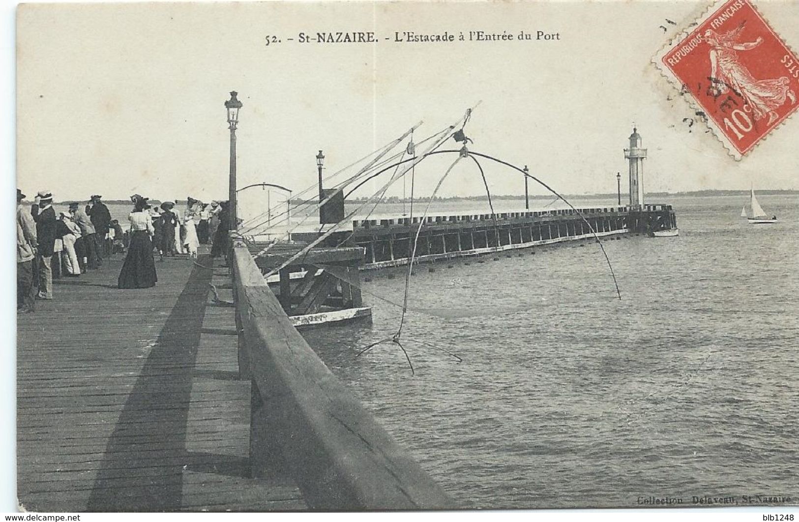 Saint Nazaire L' Estacade à L' Entrée Du Port - Saint Nazaire