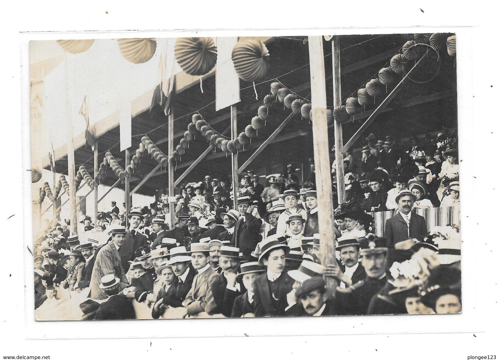 16 - Carte Photo ANGOULEME, Fête Gymnastique Le Public Dans Les Tribunes - Angouleme