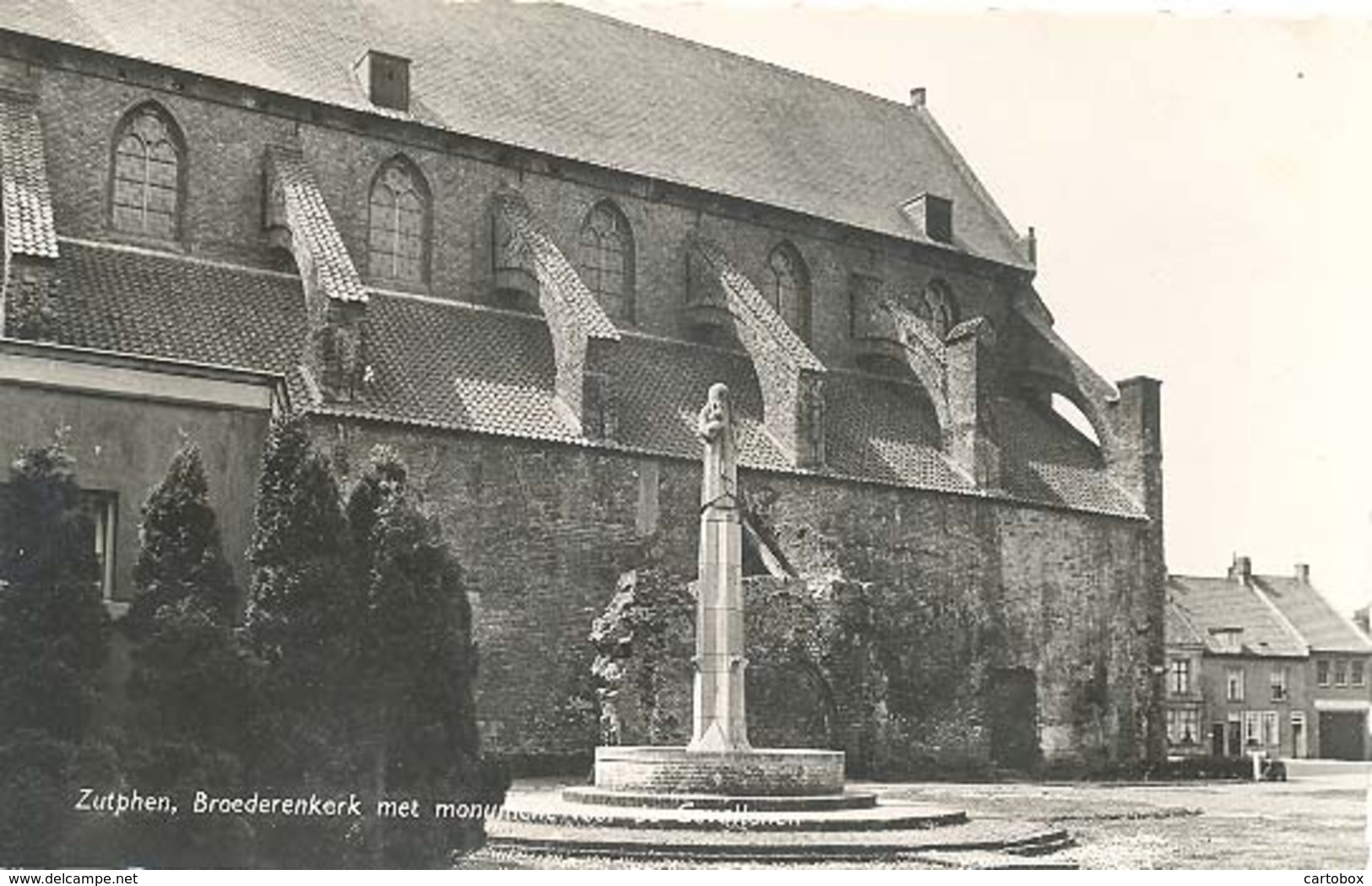 Zutphen, Broederenkerk Met Monument Voor De Gevallenen (type Fotokaart) - Zutphen