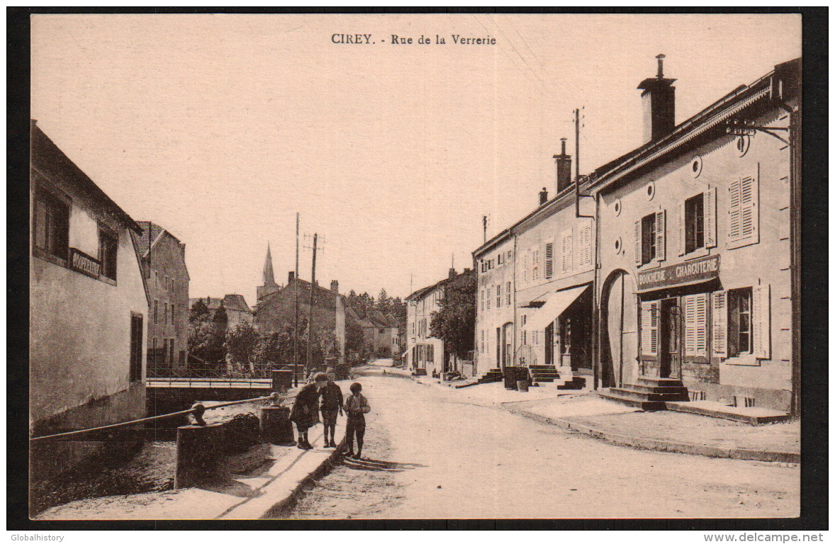 DD2466  FRANCE CIREY RUE DE LA VERRERIE BOUCHERIE CHARUTERIE   POSTCARD - Cirey Sur Vezouze