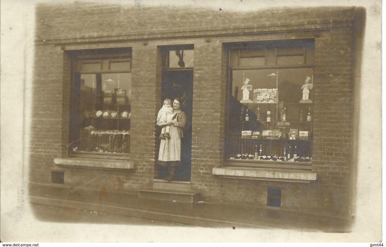 Carte - Photo : Epicerie; Vitrine "Vache Qui Rit" Epicière Et Sa Fille. Nord- Pas De Calais? - Foto