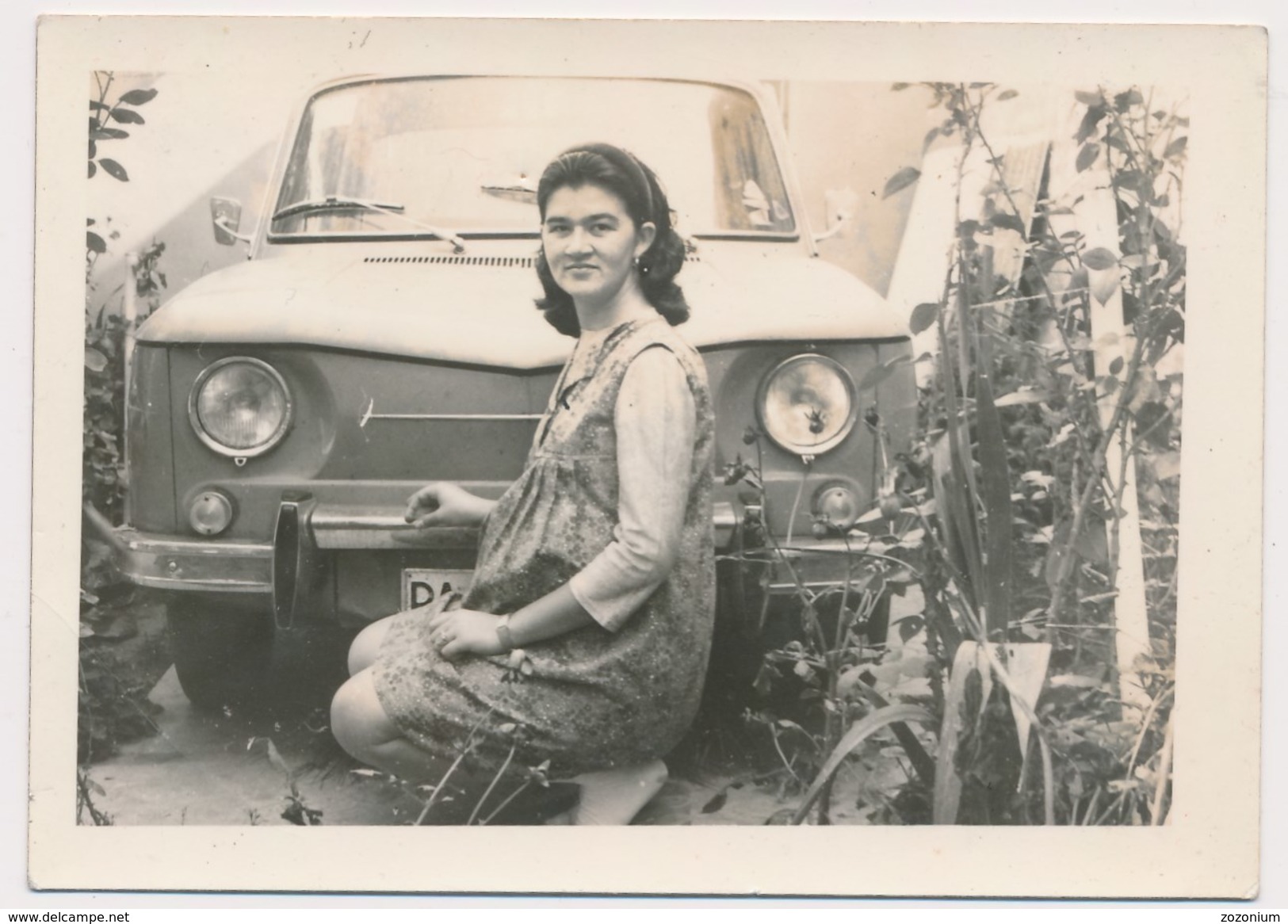 OLD CAR,  RENAULT 8,  AUTOMOBILE Woman - Vintage Old Photo Photograph - Coches