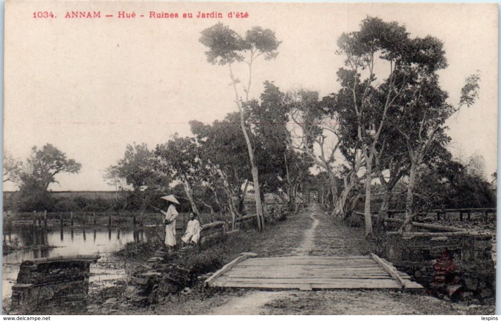 VIÊT NAM --  Annam - Hué - Ruines Du Jardin D'été - Vietnam