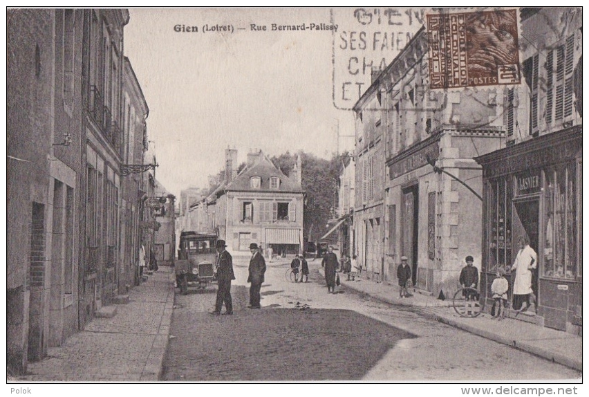 Bl - Cpa GIEN - Rue Bernard Palissy - Gien