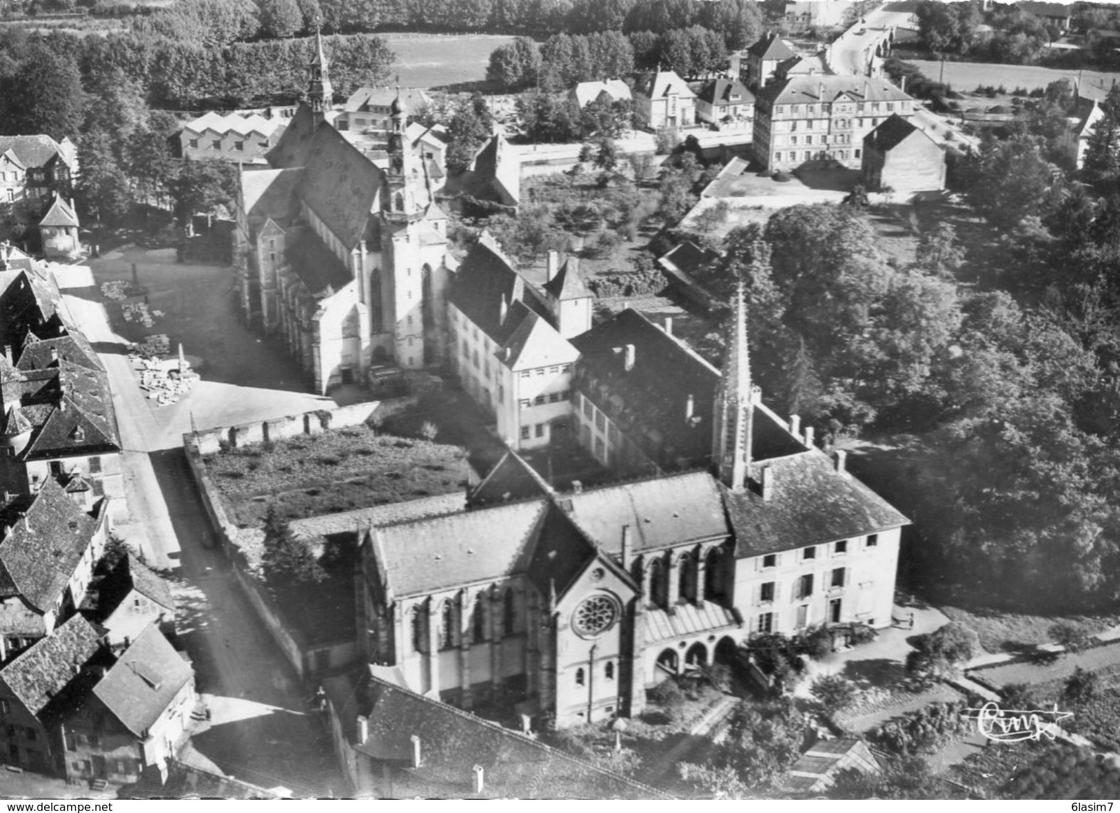 CPSM Dentellée - MOLSHEIM (67) - Vue Aérienne Du Quartier Du Couvent Notre-Dame Dans Les Années 50 - Molsheim
