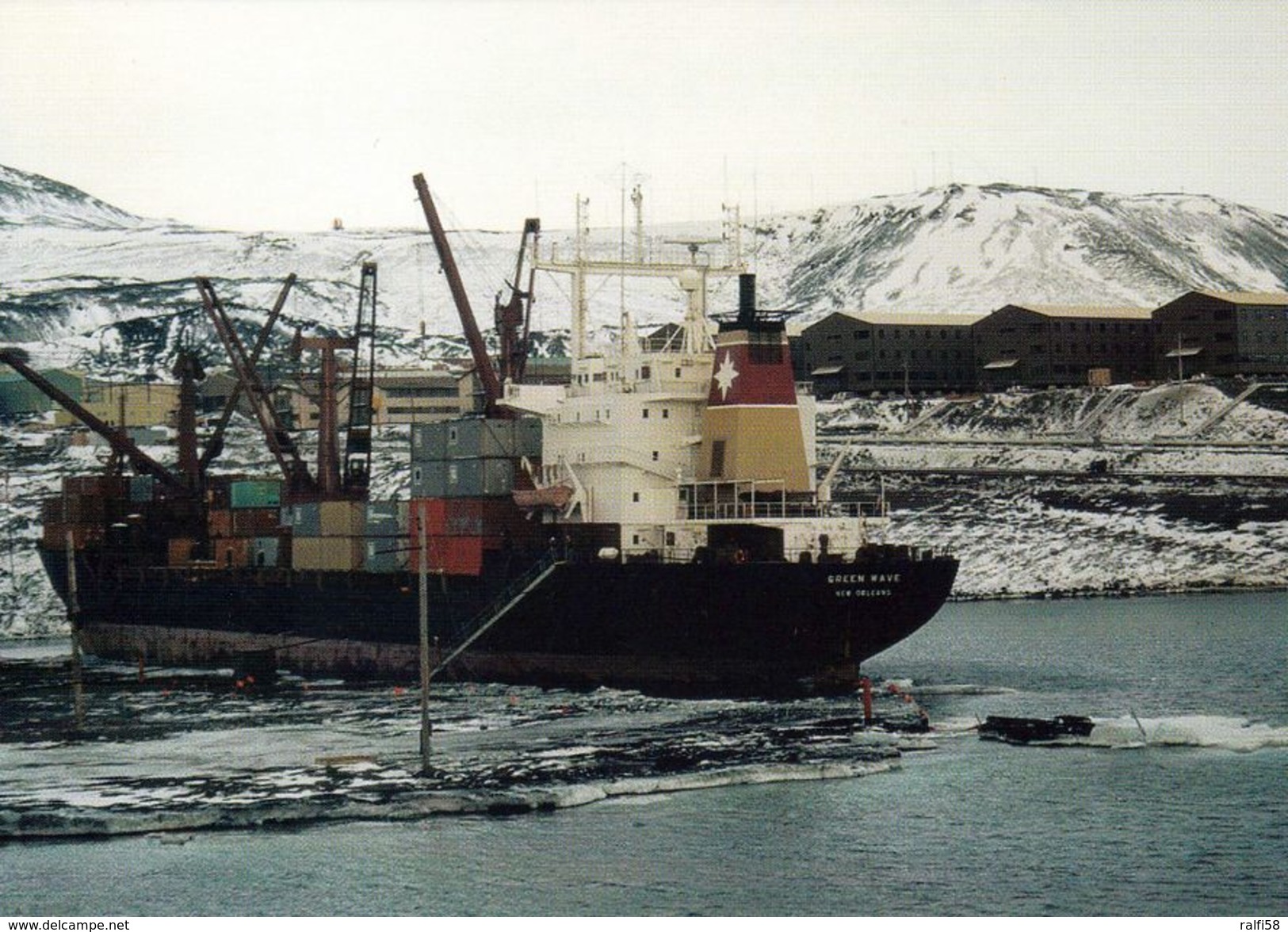 1 AK Antarctica Antarktis * Station McMurdo Der USA Auf Ross Island - Im Vordergrund Das Schiff "Green Wave" - Sonstige & Ohne Zuordnung