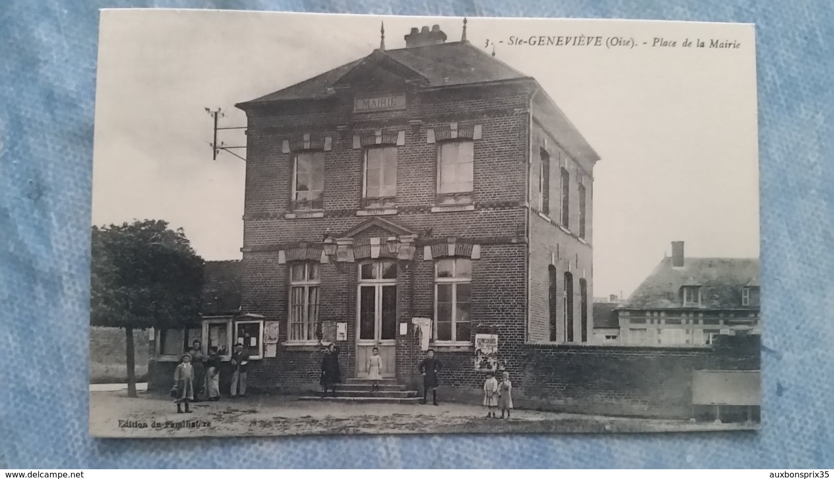 SAINTE GENEVIÈVE - PLACE DE LA MAIRIE - 60 - Sainte-Geneviève