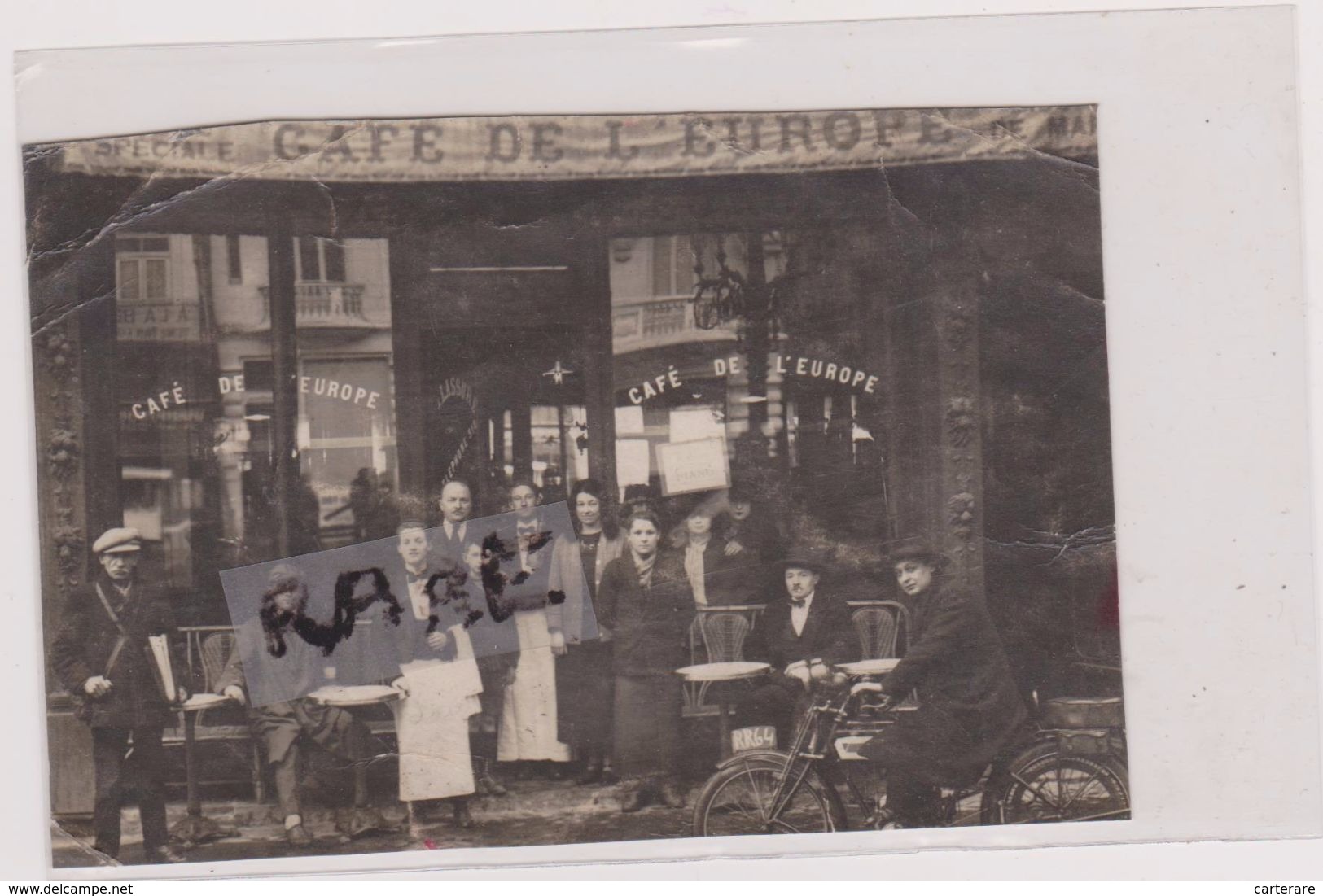 PHOTO ANCIENNE,PHOTOGRAPHIE,59,NORD,VALENCIENNES,CAFE DE L 'EUROPE,SERVEUR,CLIENTS - Lieux