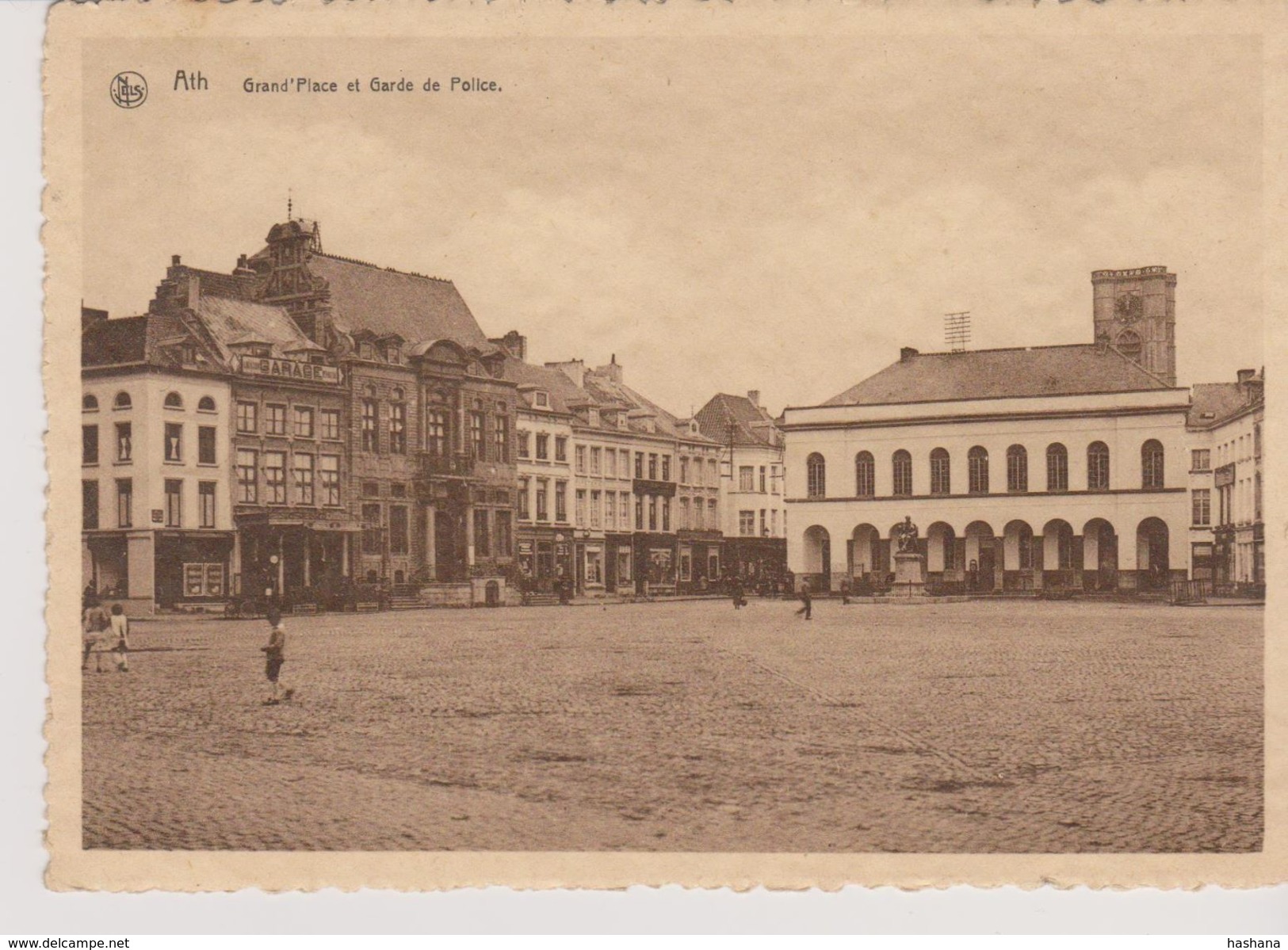 Cpa 1934 Ath. Vue Animée De La Grand'Place Et Garde De Police. (Ern.Thill, Brux) Nels - Ath