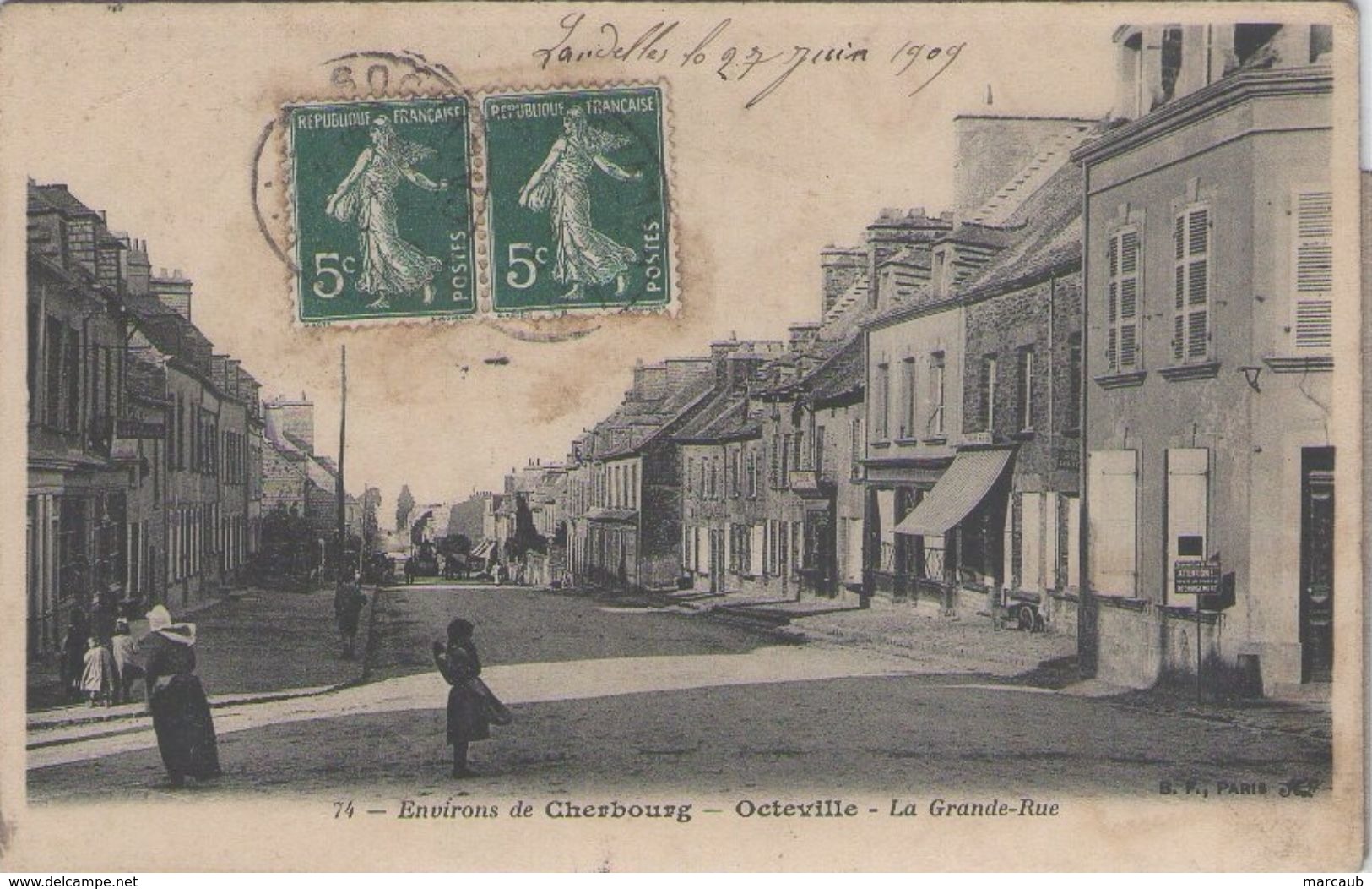 CPA 50 Manche - OCTEVILLE - La Grande Rue - Octeville