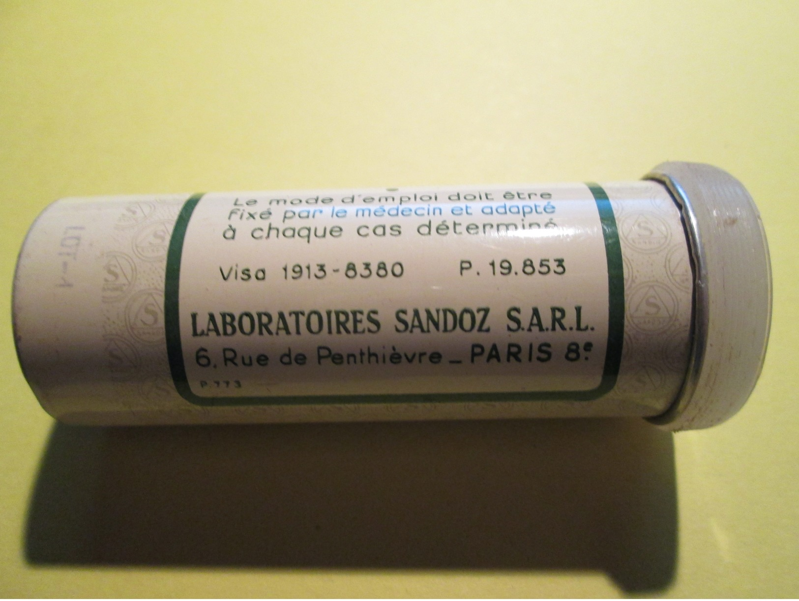 BOITE EN FER "SEDANTOÏNAL"  Laboratoire Sandoz 7 Cm De Haut (plusieurs Scans) - Boîtes