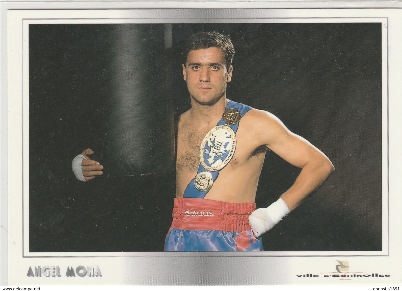Boxe -boxing -boxeur - Angel MONA Champion D'Europe Poids Leger (  Team A.L. ECHIROLLES)  - 105x150 - Boxsport