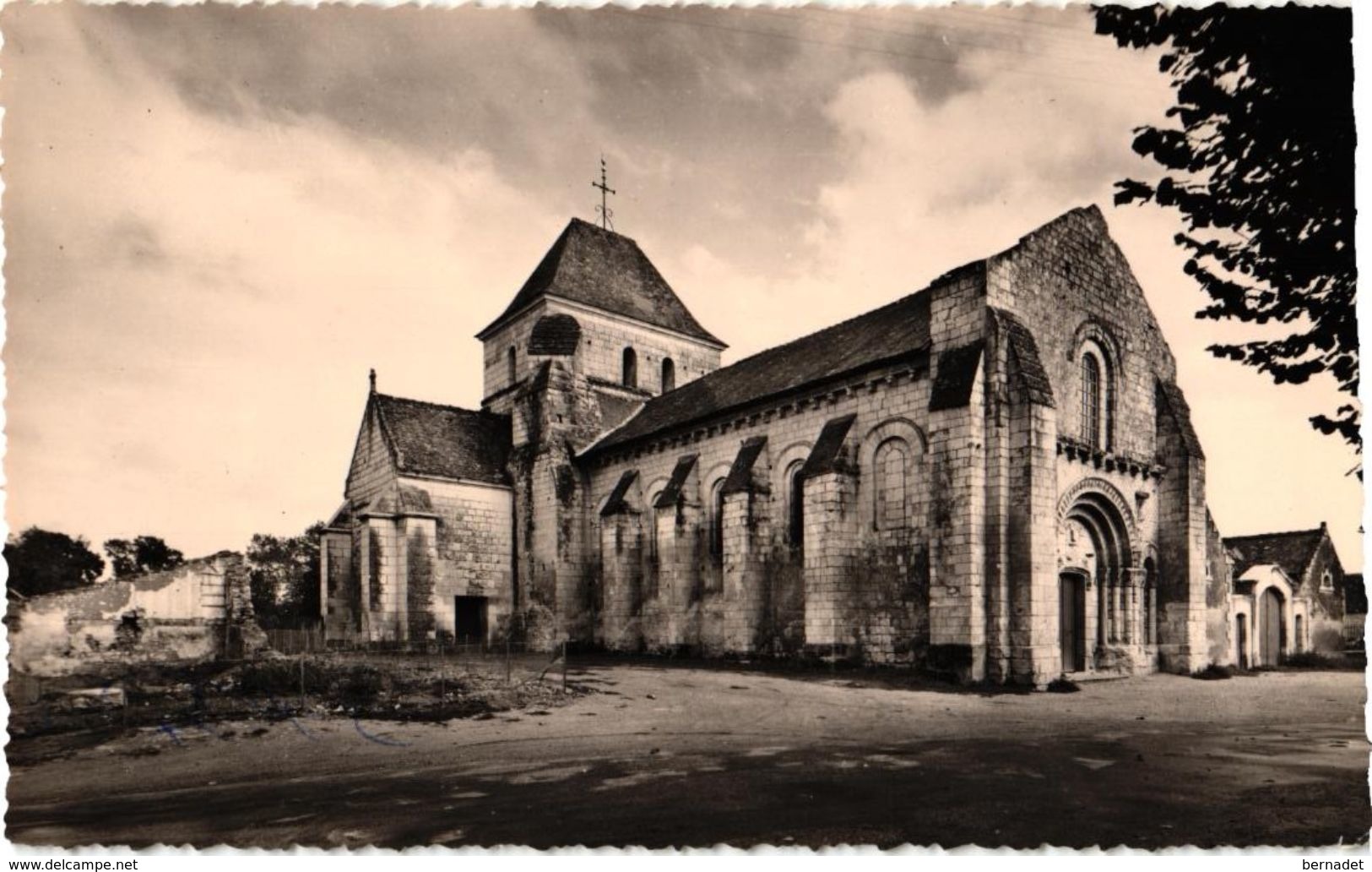 37 .. PARCAY SUR VIENNE ... L'EGLISE - Autres & Non Classés