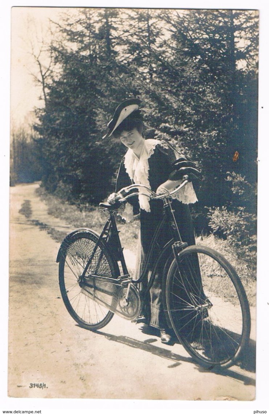 BIKE-5   Woman With Bicycle - Autres & Non Classés