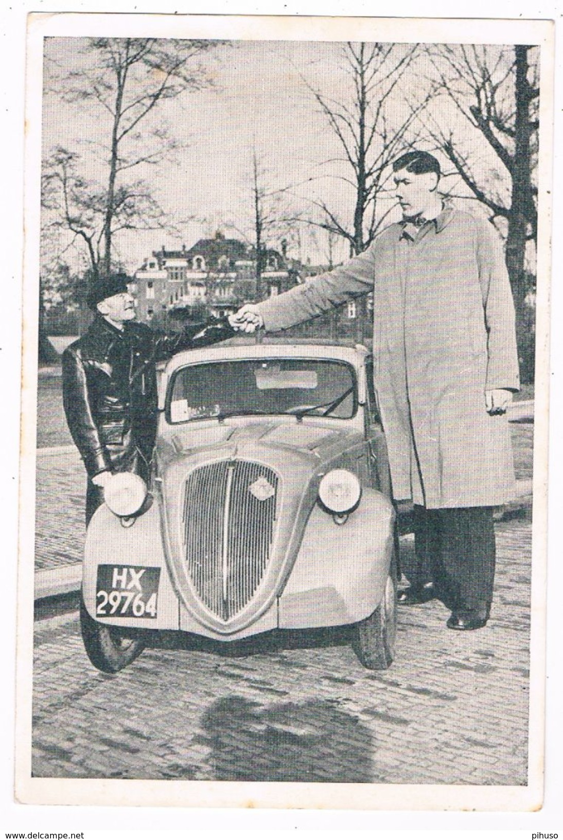 People-1    ROTTERDAM / R. RIJNHOUT : The Largest Man On The World (2.35 M / 103 Inch) - Autres & Non Classés