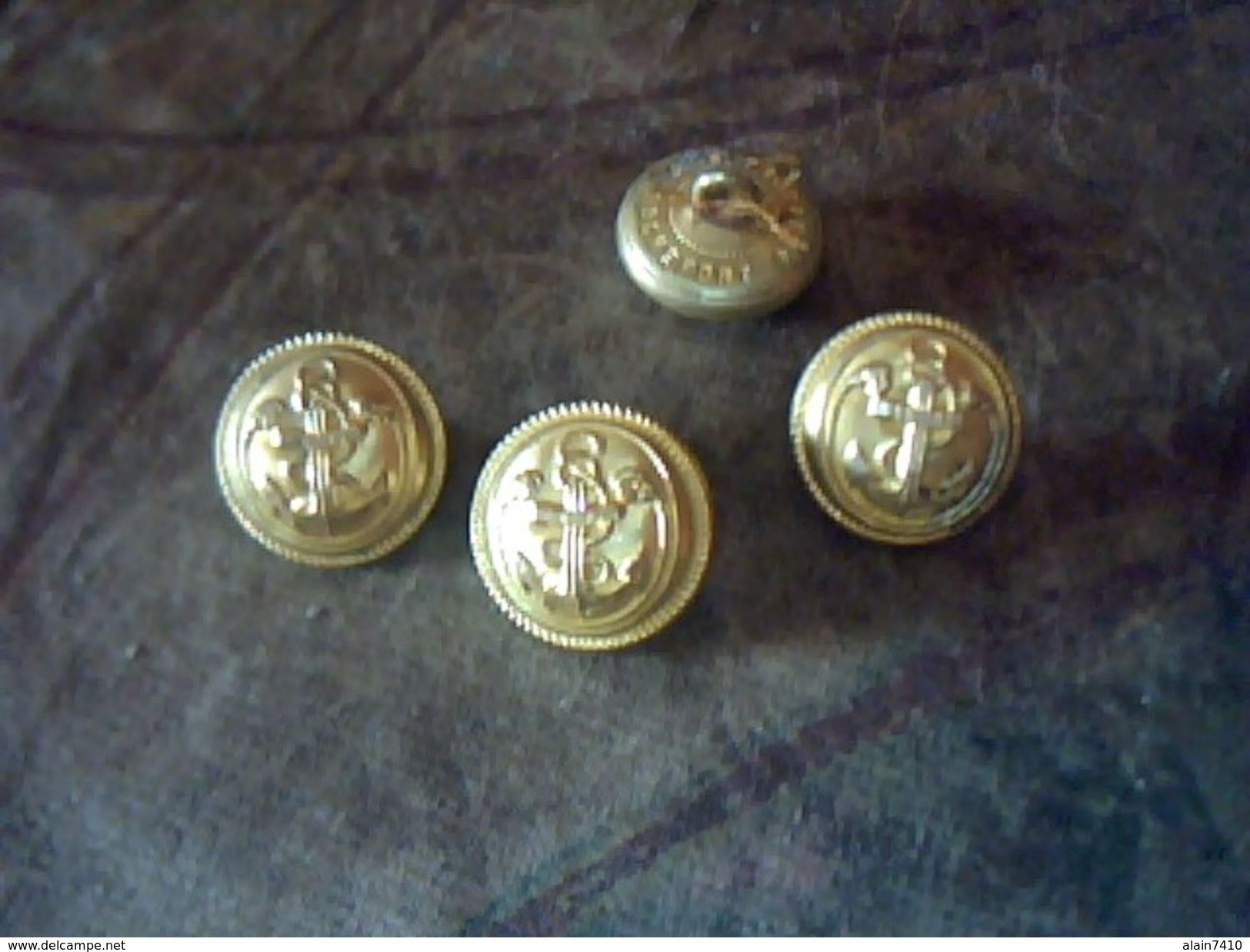 Militaria 4 Boutons D Uniforme  Officier Infanterie De  Marine- En Laiton Marque Perfectionne Paris - Buttons