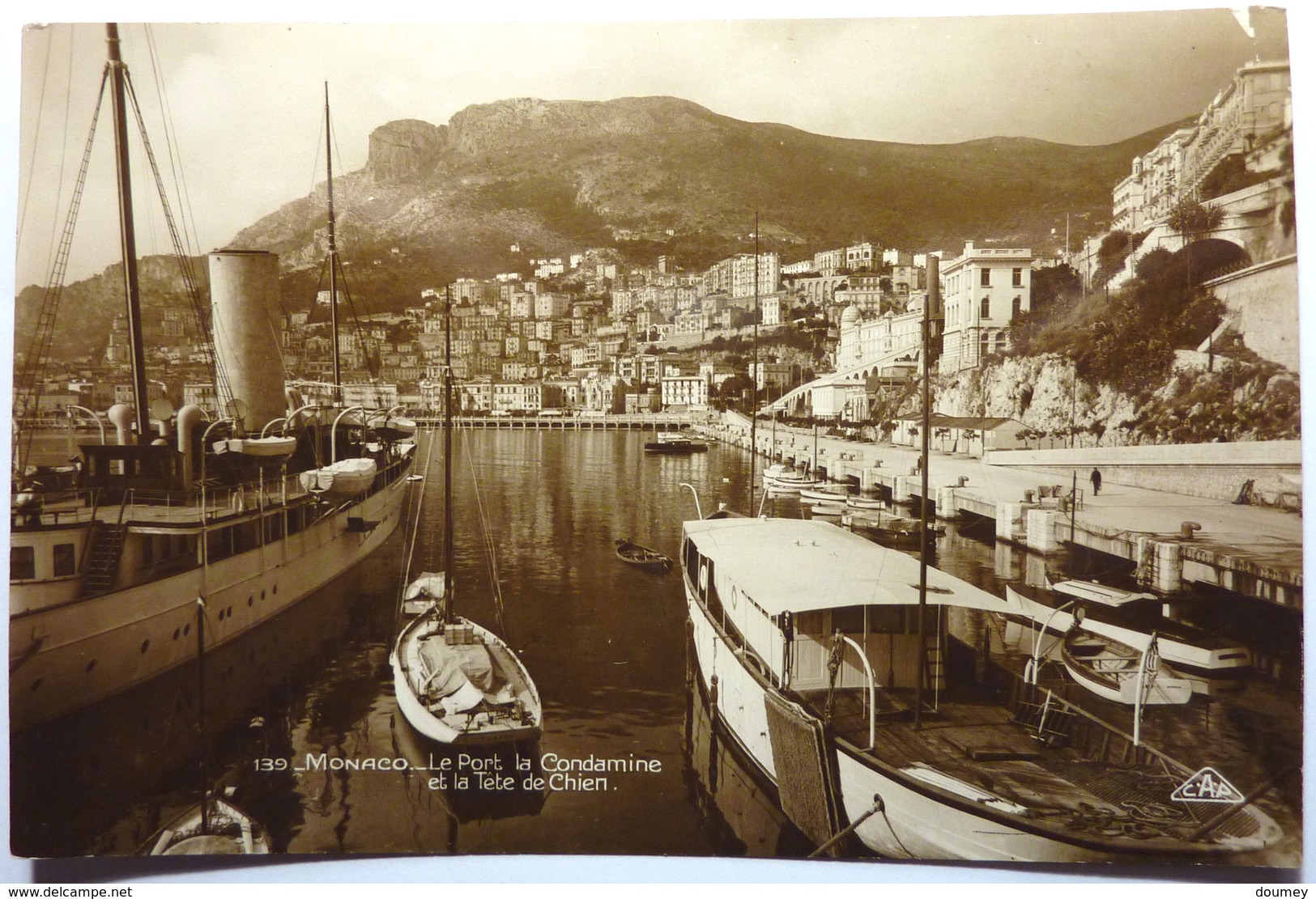 LE PORT , LA CONDAMINE ET LA TÊTE DE CHIEN - MONACO - La Condamine