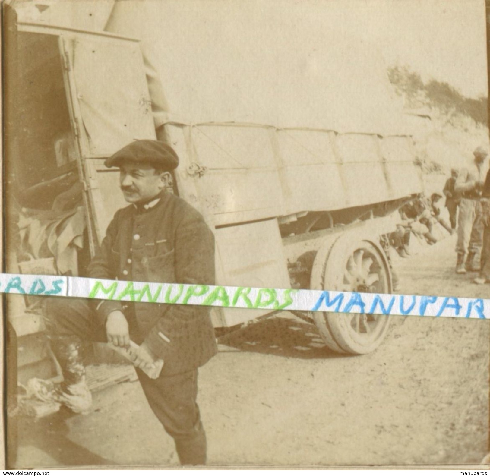 73 / PHOTO / 1915 / MOUTIERS / DÉPUTÉ / BORREL / FRONT DE CHAMPAGNE / SECTEUR FERME DE BEAUSEJOUR / CAMION - Moutiers