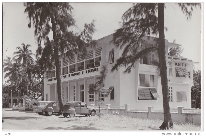 Bl - Cpsm Petit Format COTONOU (Dahomey) - Banque Nationale Pour Le Commerce Et L'Industrie - Dahomey