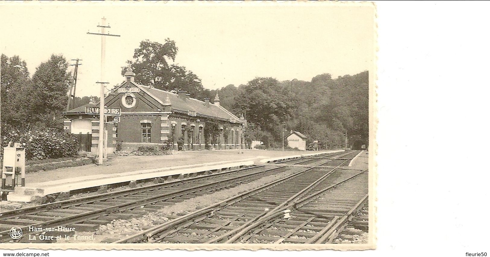 HAM-SUR-HEURE - NALINNES:  La Gare Et Le Tunnel. Edit.: Quertinmont, 34 Place, Ham-sur-Heure. - Ham-sur-Heure-Nalinnes