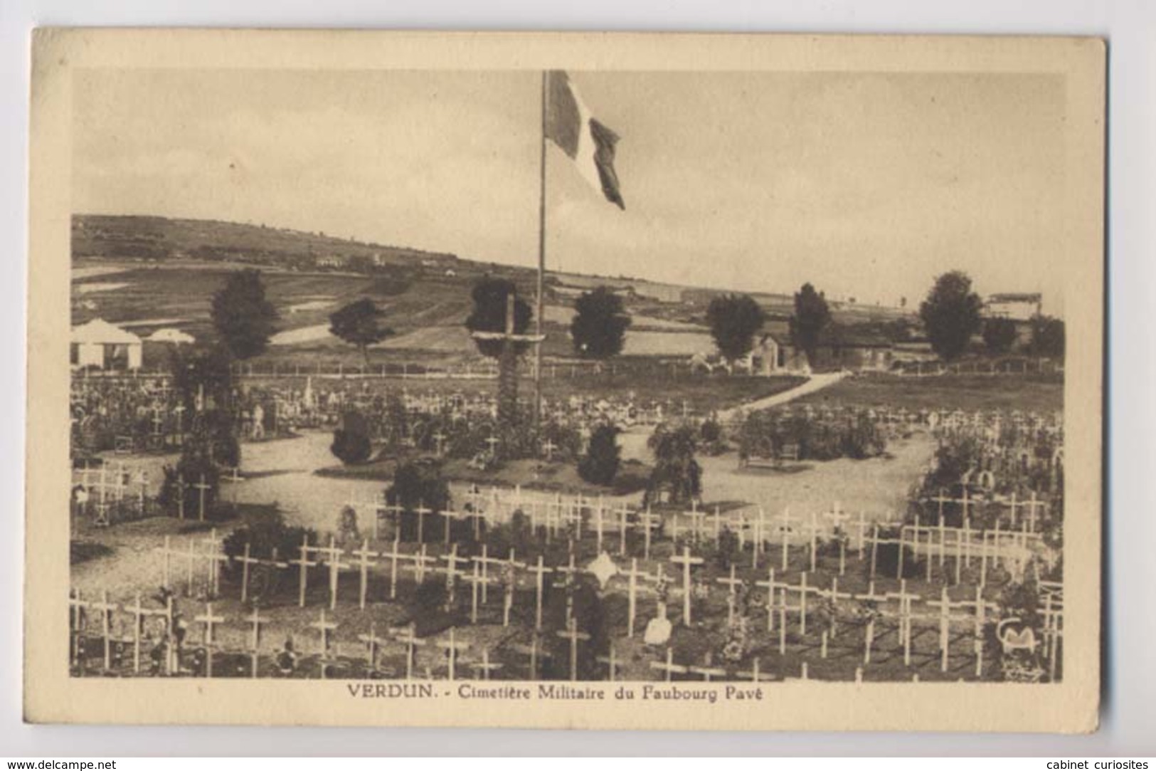 VERDUN - Cimetière Militaire Du Faubourg Pavé - Cimetières Militaires