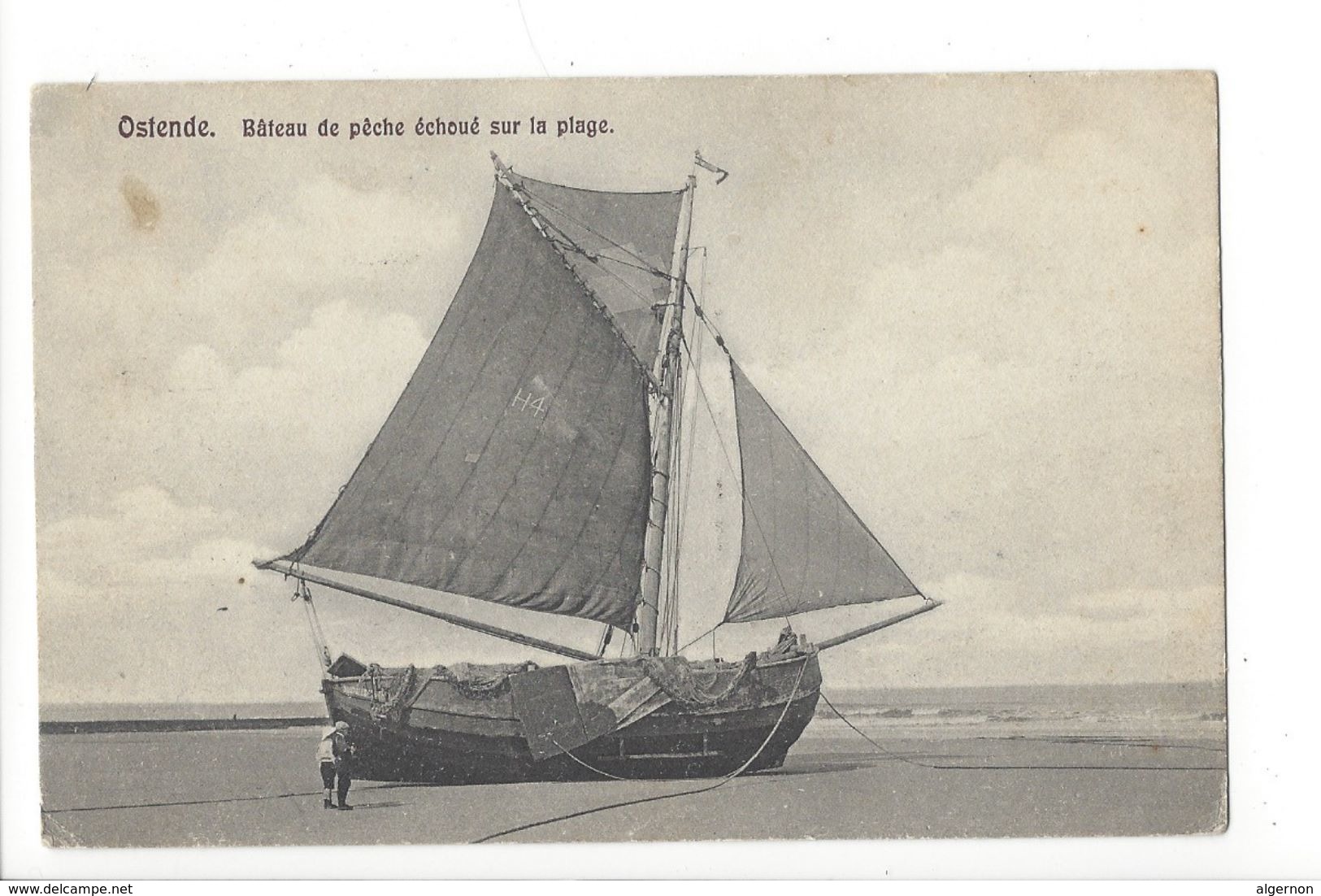 18854 -  Ostende Bâteau De Pêche échoué Sur La Plage - Oostende