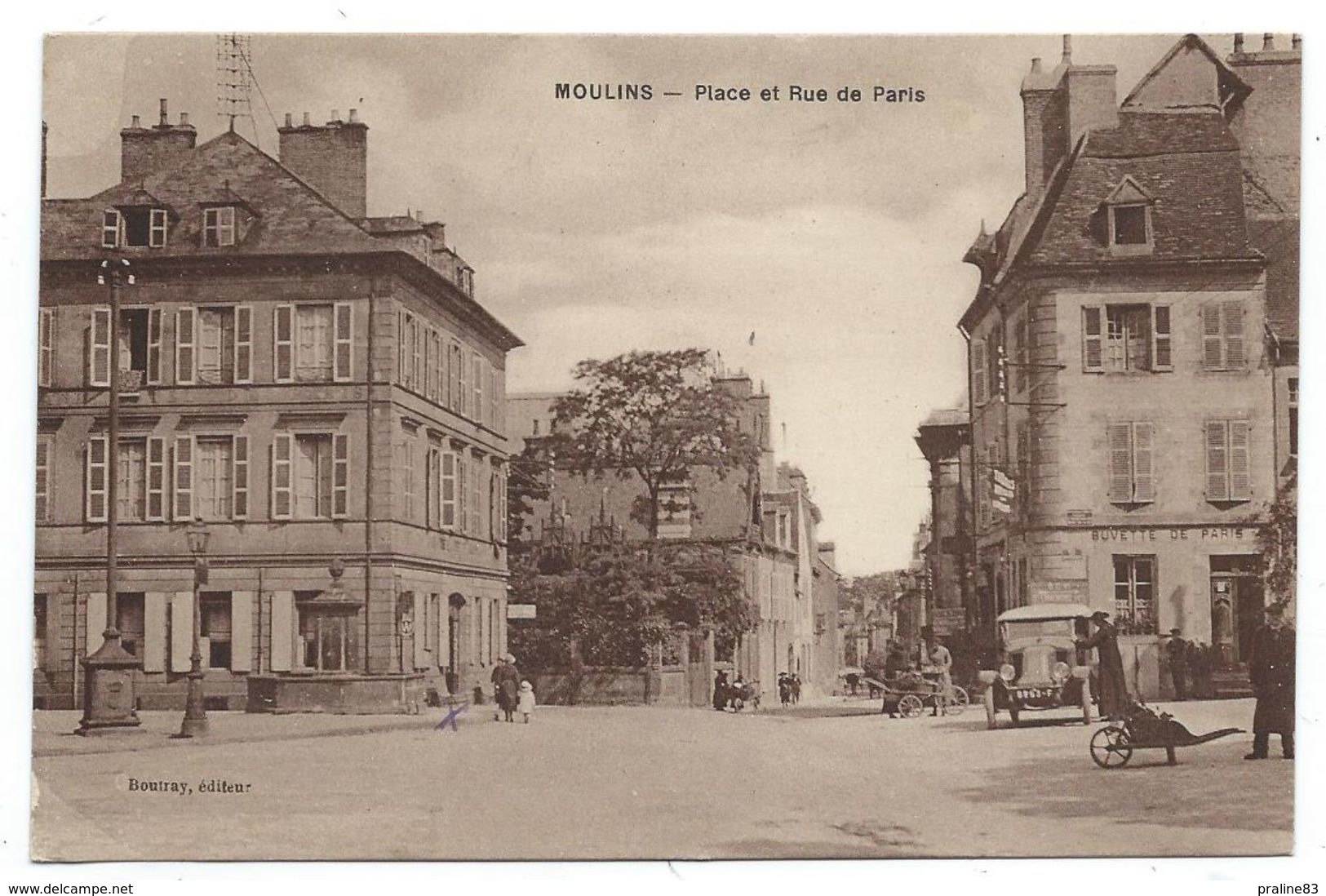 CPA - MOULINS, PLACE ET RUE DE PARIS - Allier 03 - Animée, Voiture Ancienne - Edit. Boutray - Moulins